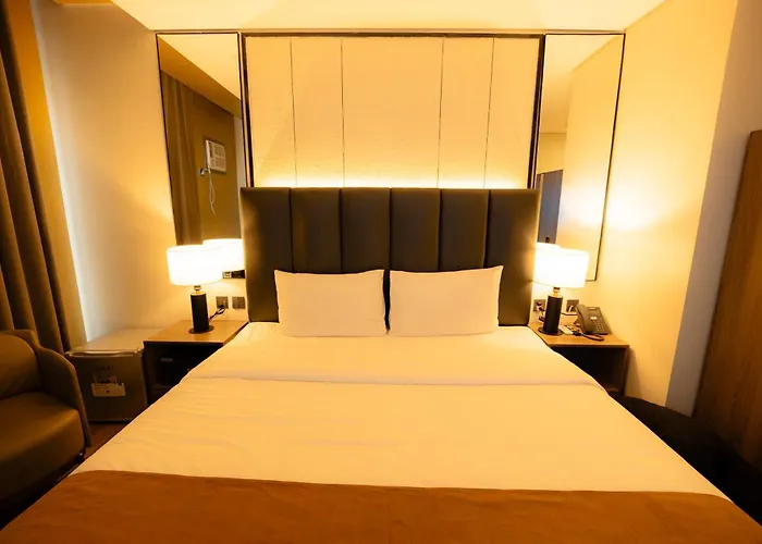 Vibe Alabang Hotel 3*