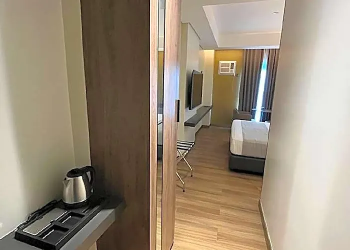 Vibe Alabang Hotel 3*